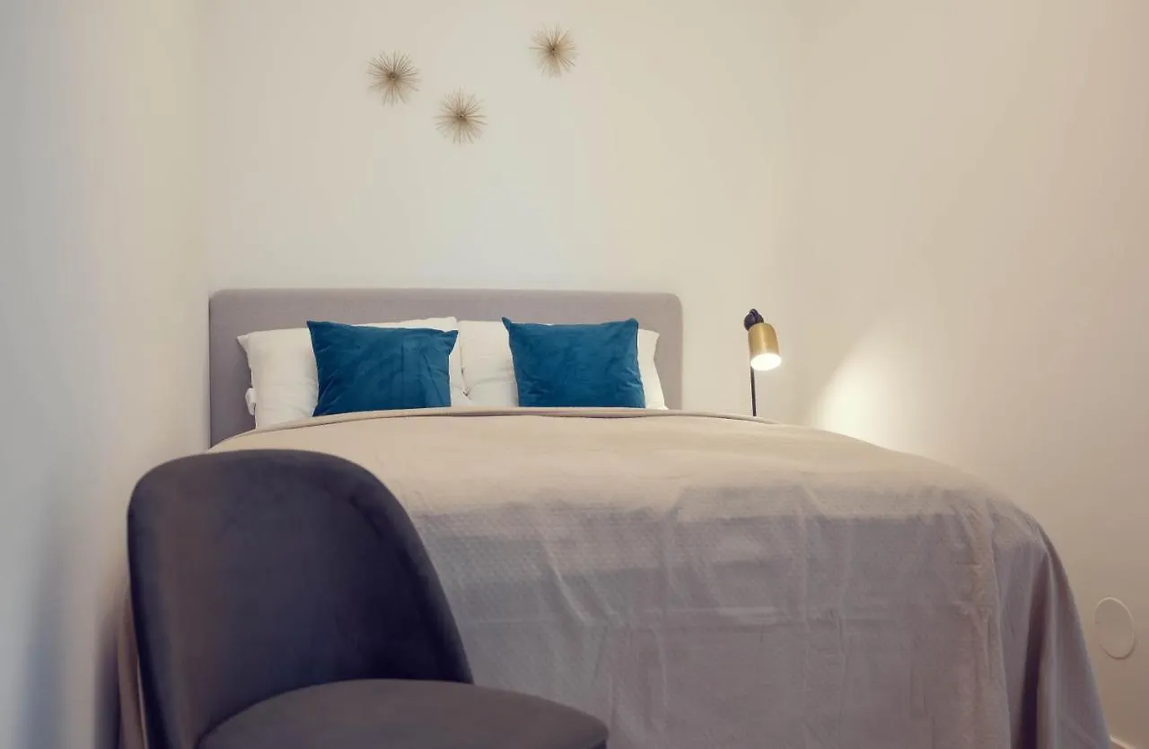 The 77 Erna Apartment Vienna