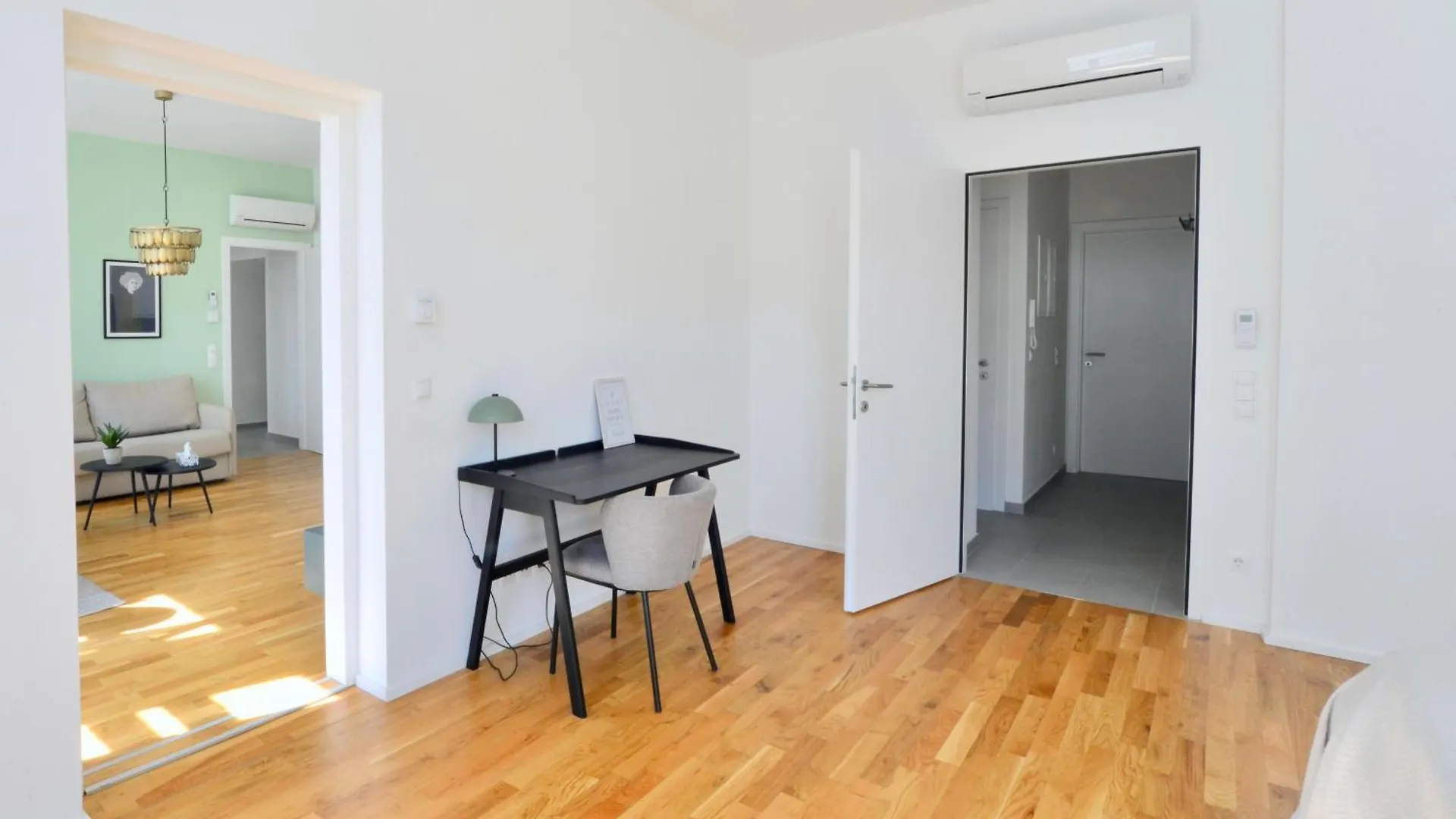 The 77 Erna Apartment Vienna